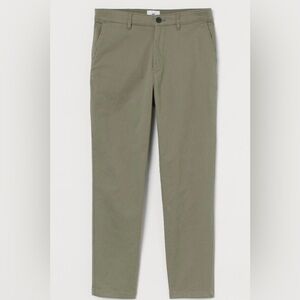 Women’s H&M size 12 olive green cropped chinos.